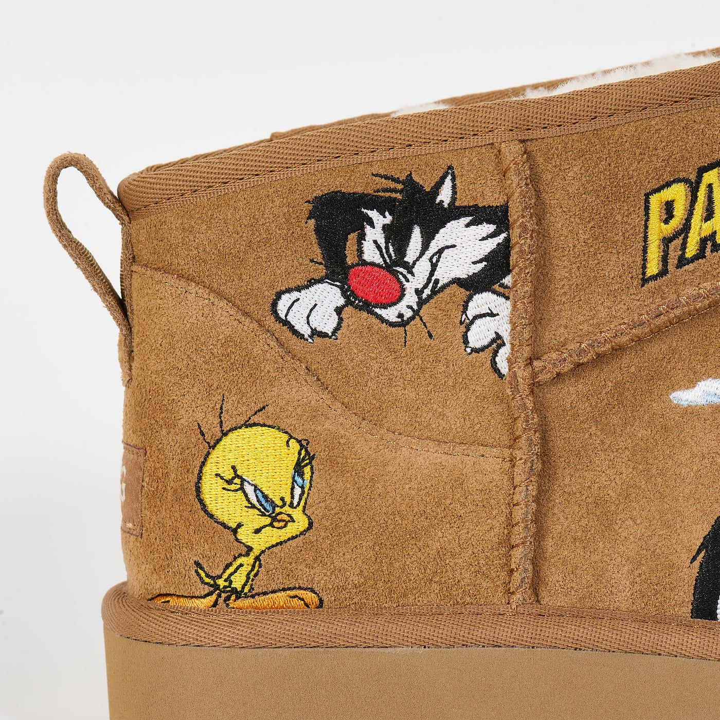 UGG Classic Ultra Mini Boot Palace x Looney Tunes Chestnut